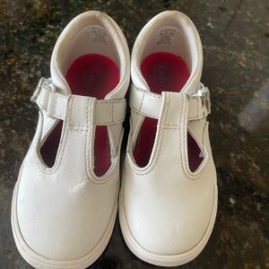 Keds
Daphne T-Strap Sneaker
Little Kid Size 11.5 - White